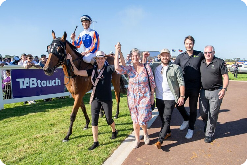 Horse racing photo 24